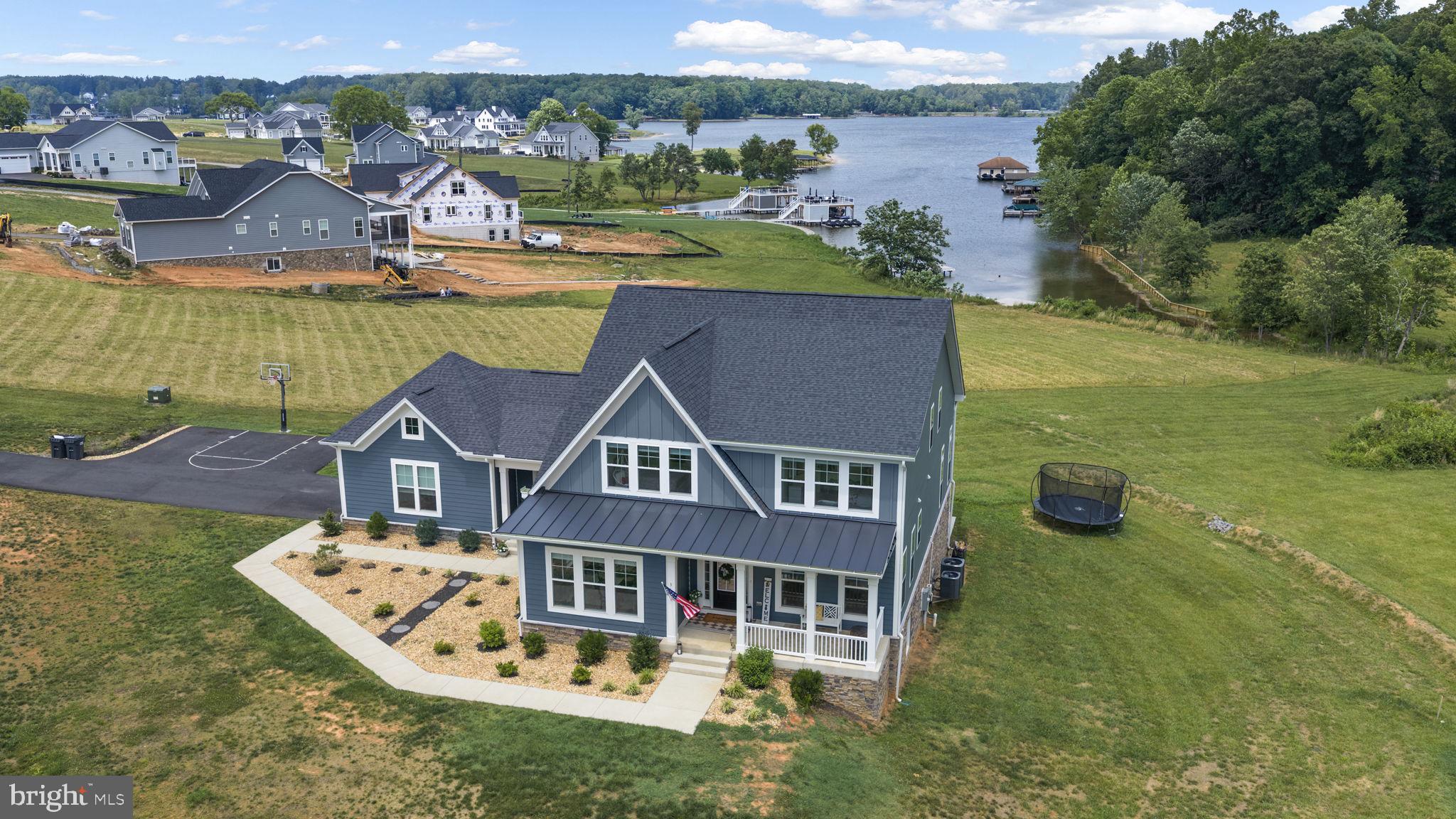 ROCK ISLAND LANDING - Residential