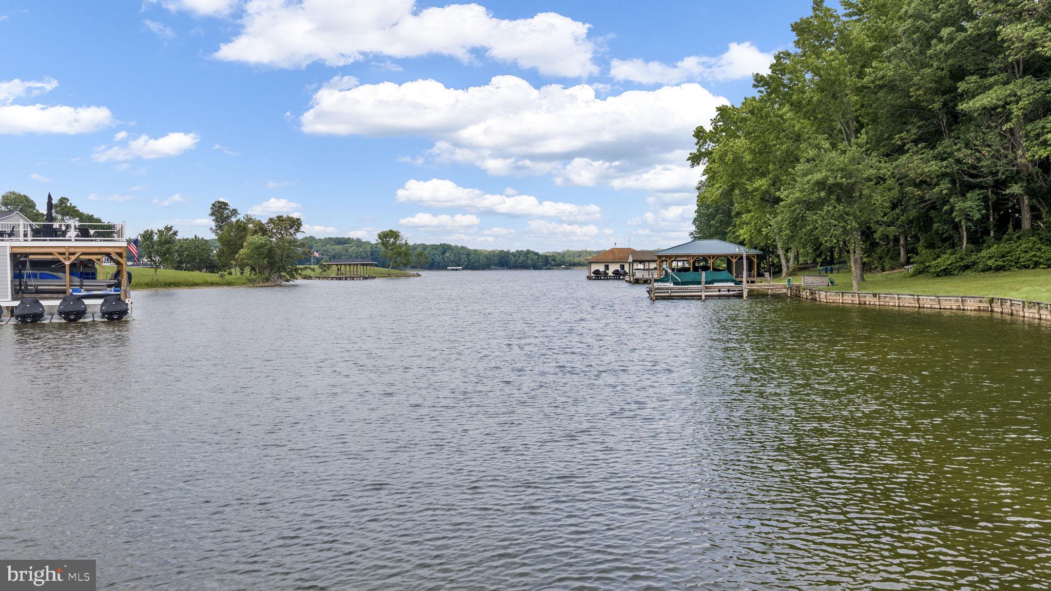 ROCK ISLAND LANDING - Residential