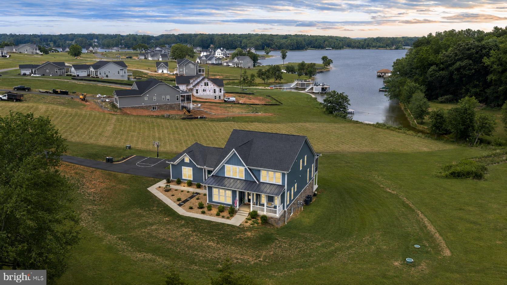 ROCK ISLAND LANDING - Residential