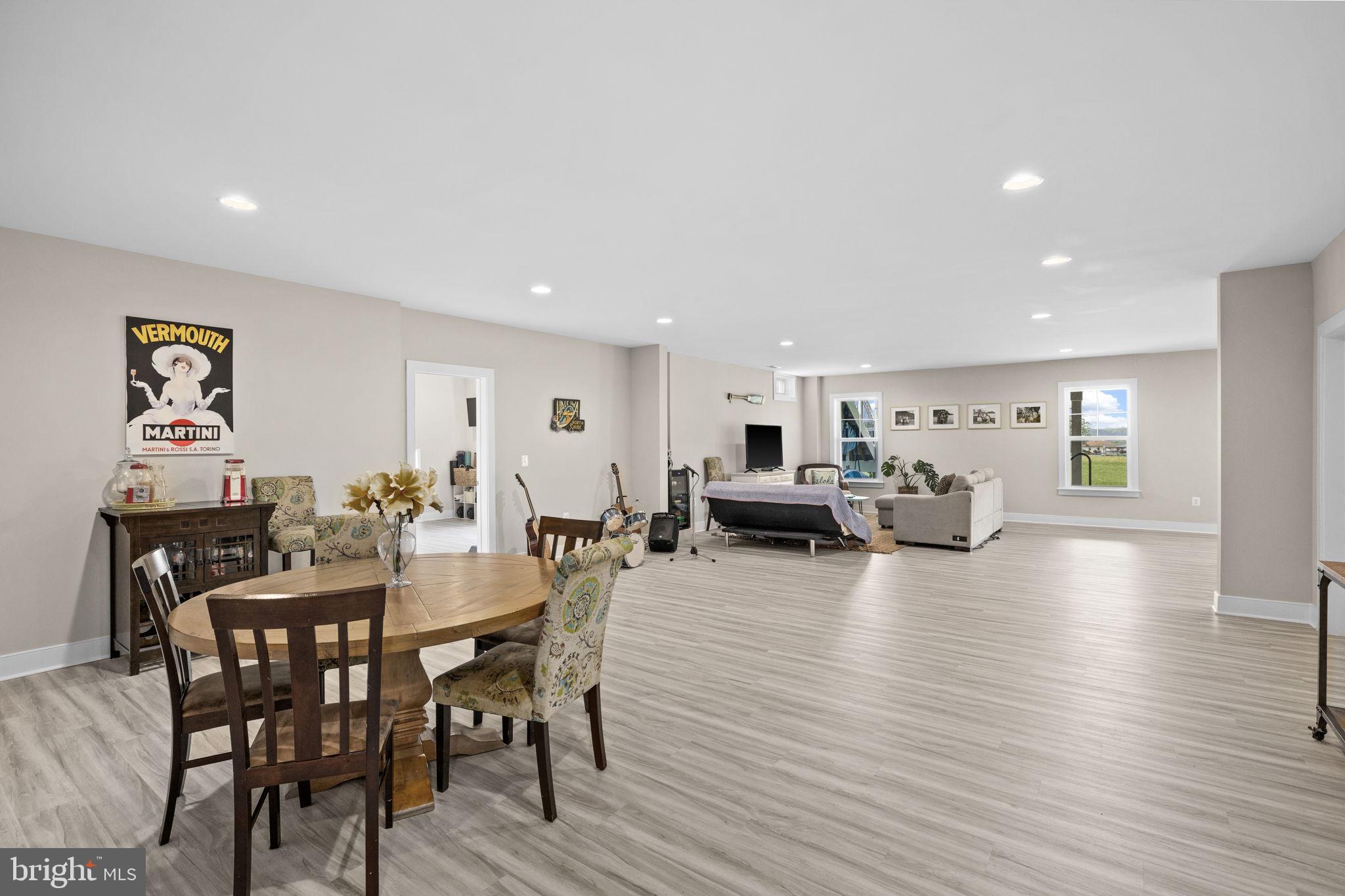 ROCK ISLAND LANDING - Residential