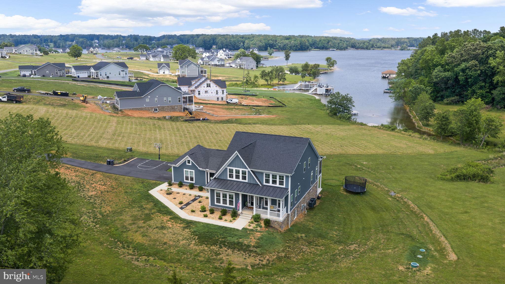ROCK ISLAND LANDING - Residential