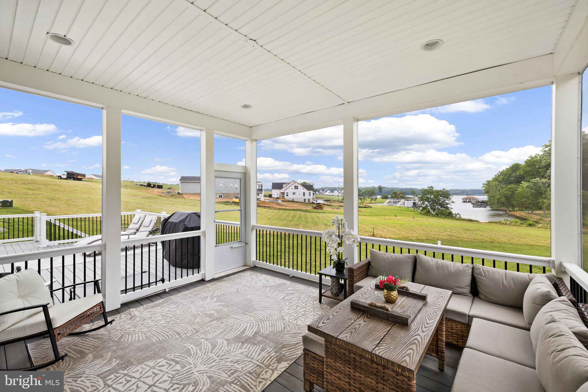 ROCK ISLAND LANDING - Residential