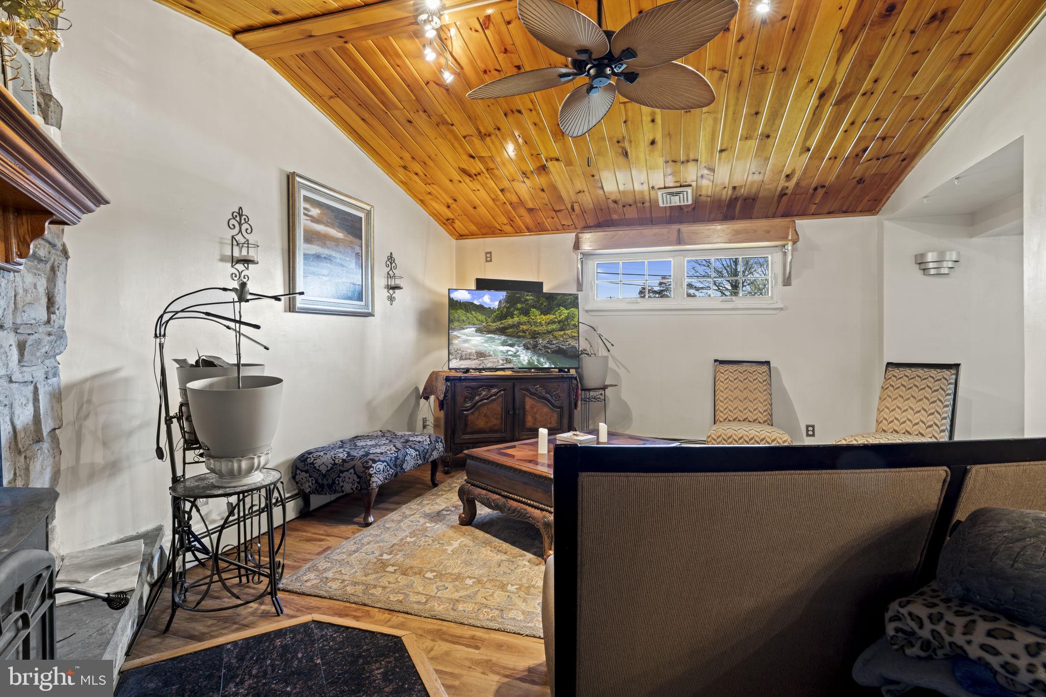 PINE VALLEY - Residential