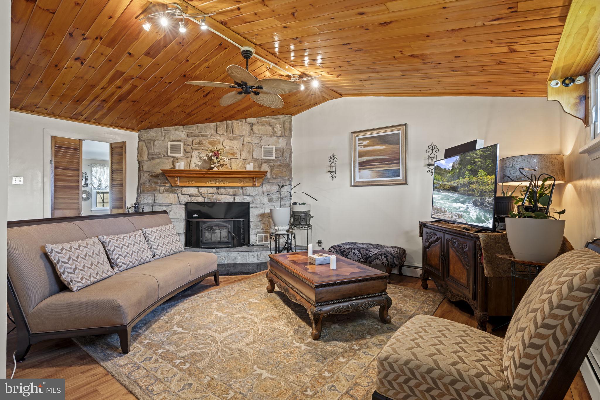 PINE VALLEY - Residential