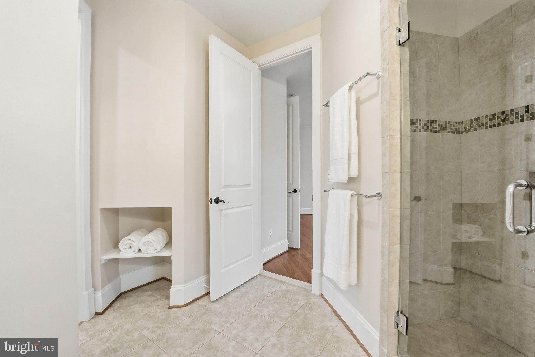 BERKSHIRE OAKWOOD - Residential