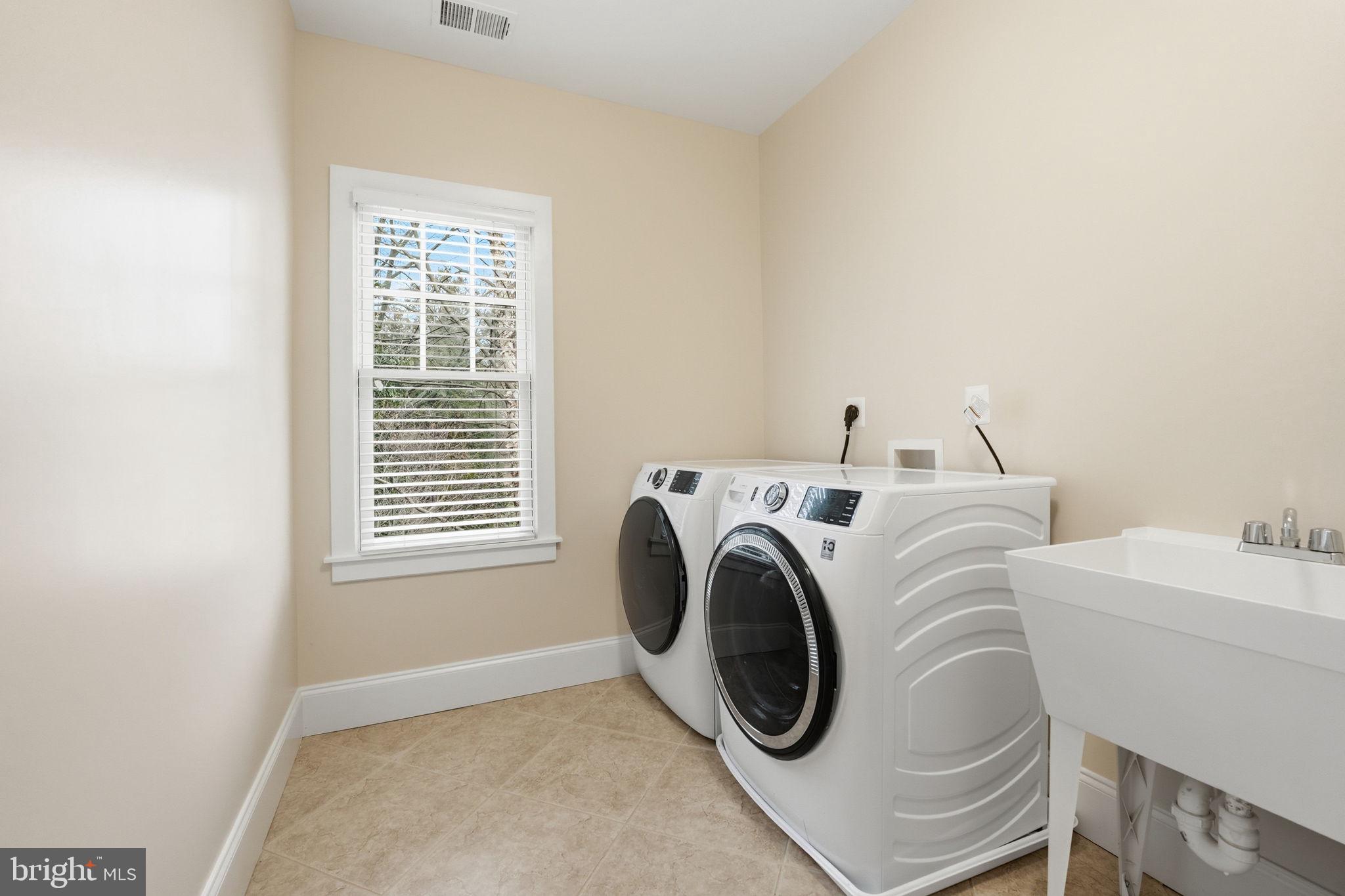 BERKSHIRE OAKWOOD - Residential