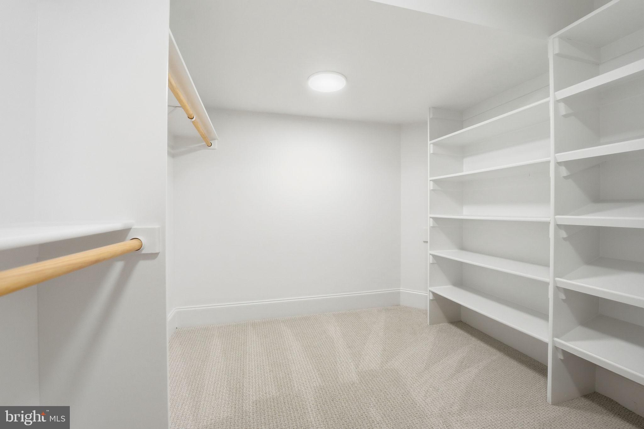 BERKSHIRE OAKWOOD - Residential