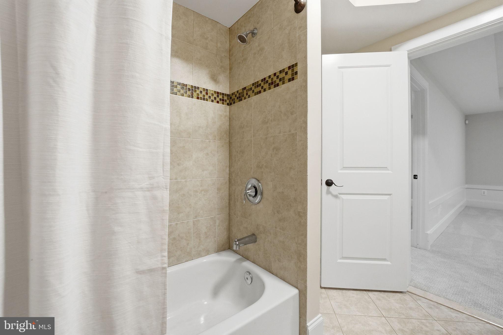 BERKSHIRE OAKWOOD - Residential