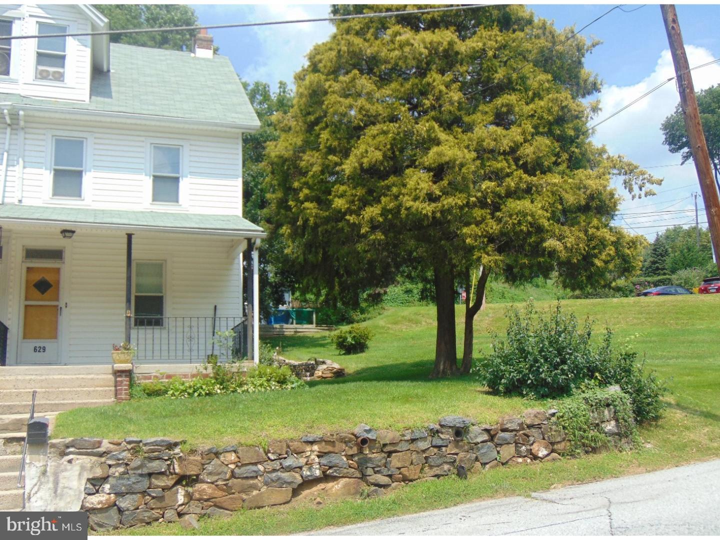 Move in ready twin available for immediate occupancy. So much to offer, including a covered front porch, 3 bedrooms, large yard, basement laundry, freshly painted and nicely updated.