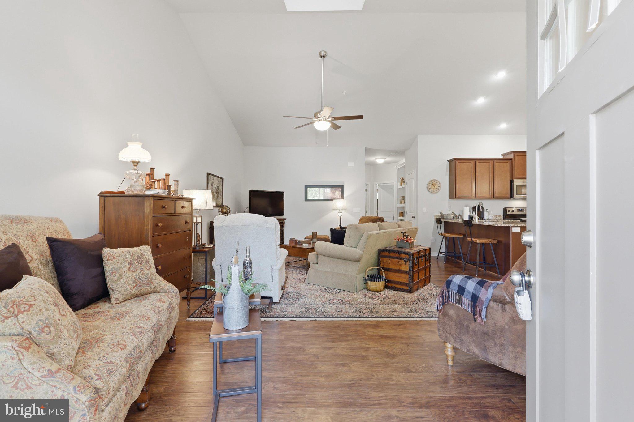 QUAIL RUN CONDOS - Residential