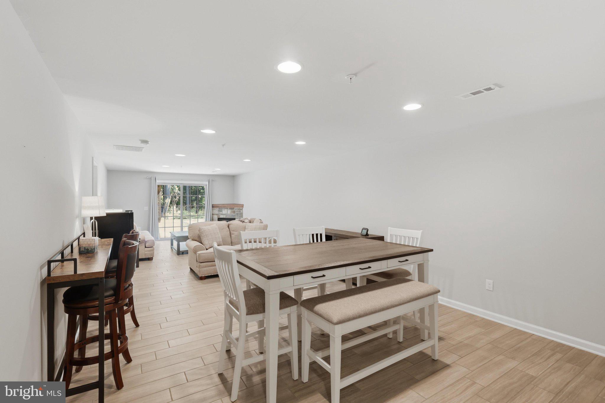 QUAIL RUN CONDOS - Residential