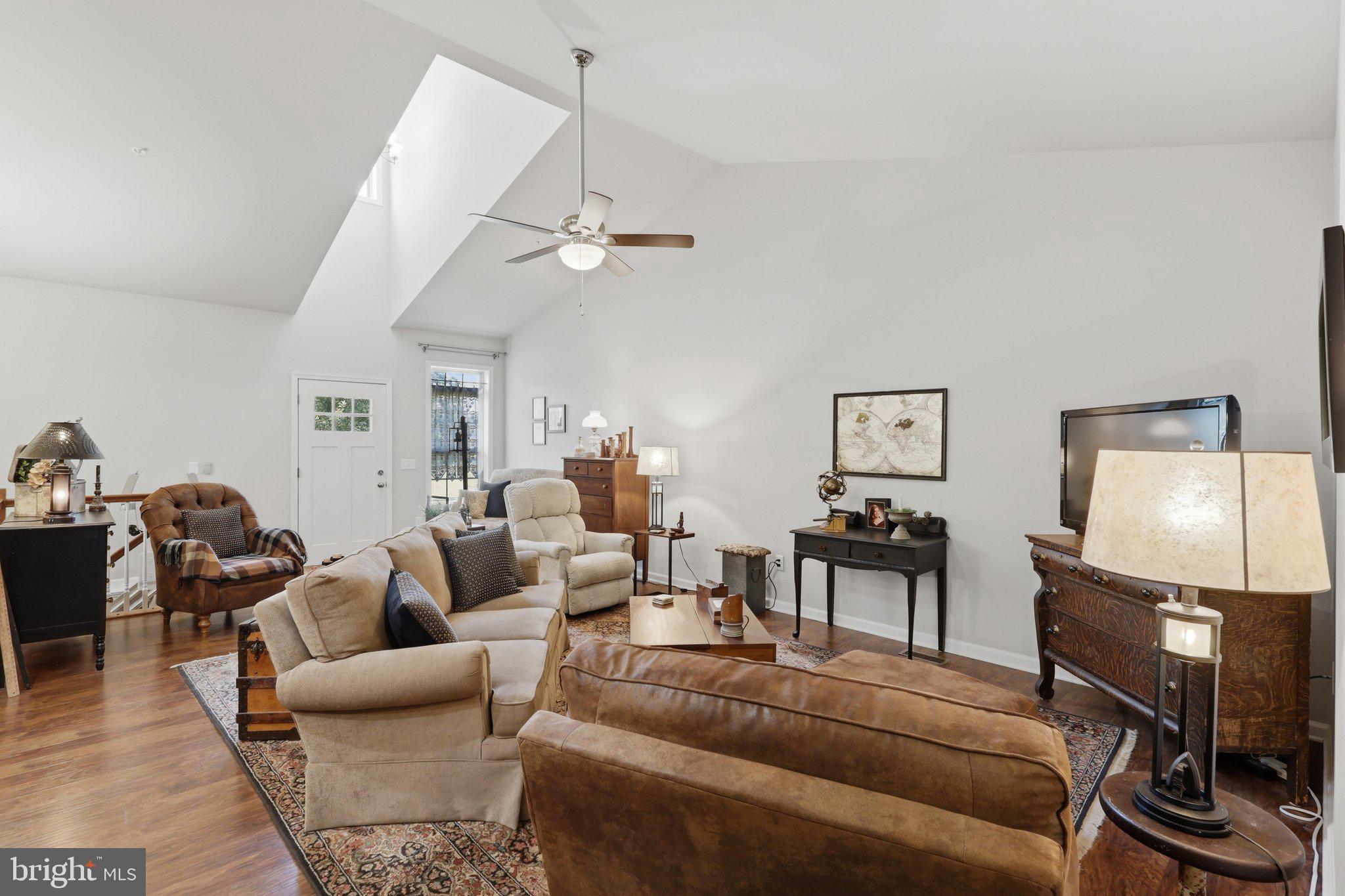 QUAIL RUN CONDOS - Residential
