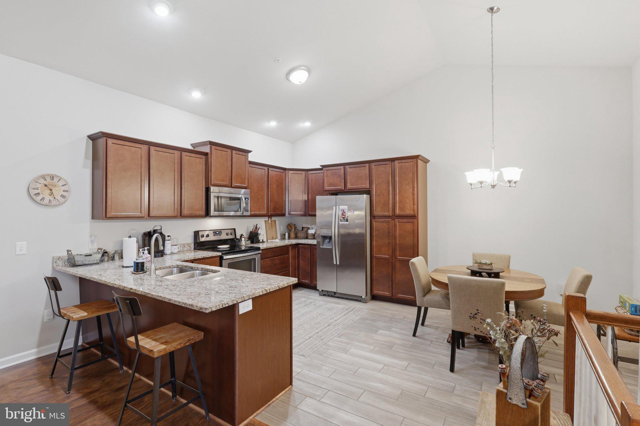 QUAIL RUN CONDOS - Residential