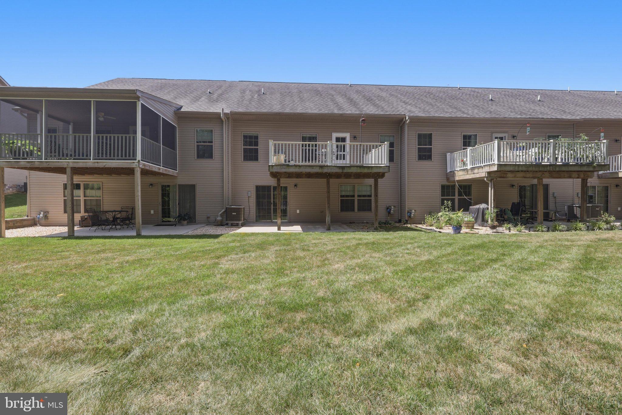 QUAIL RUN CONDOS - Residential