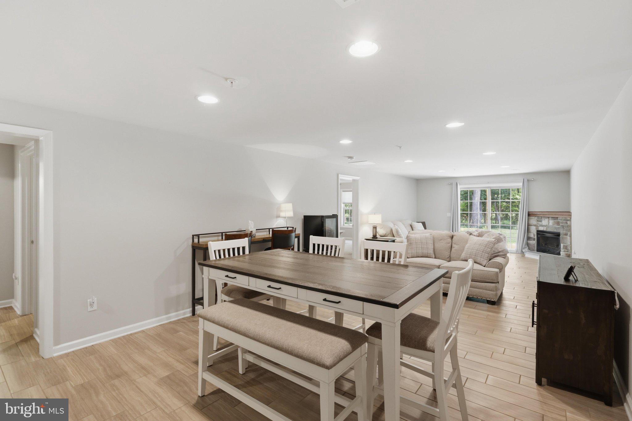 QUAIL RUN CONDOS - Residential