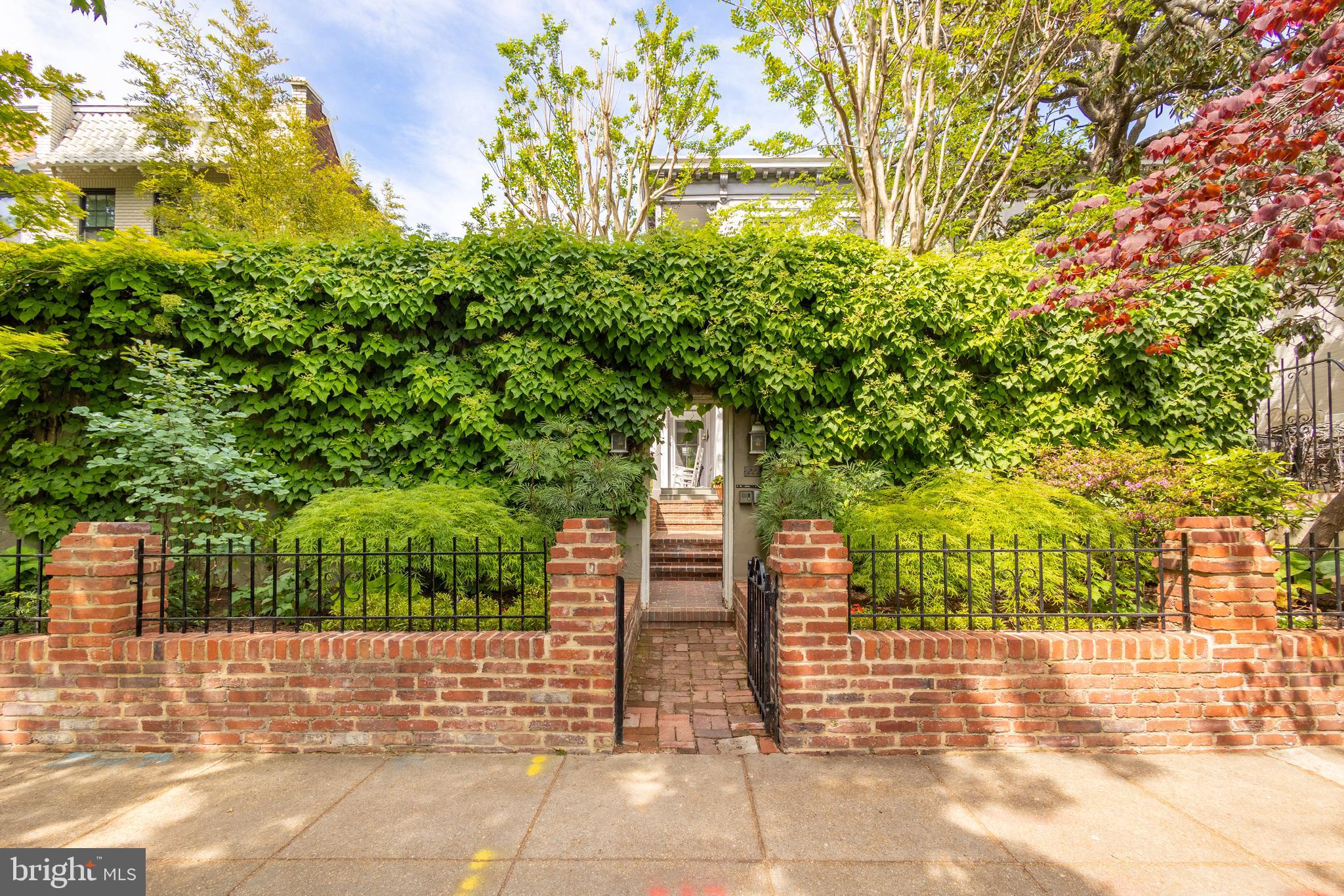 CAPITOL HILL EAST - Residential