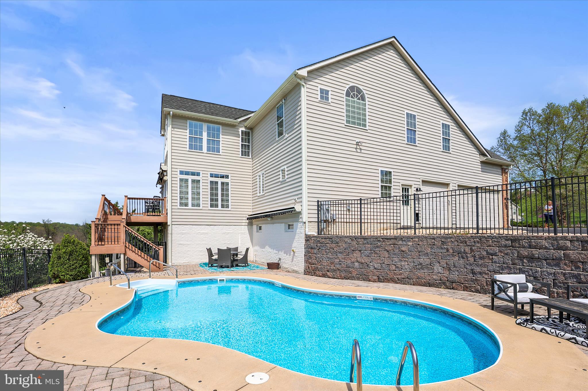 SUMMIT RIDGE - Residential