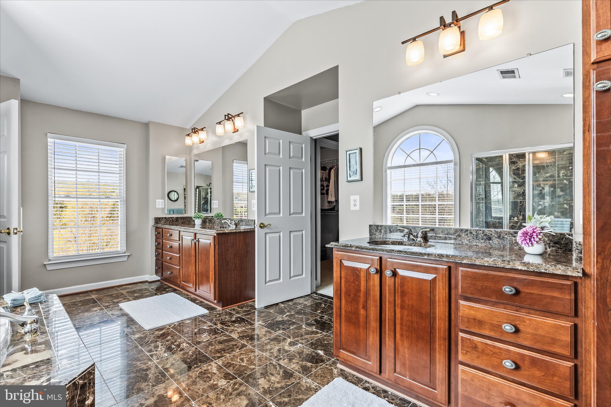 SUMMIT RIDGE - Residential