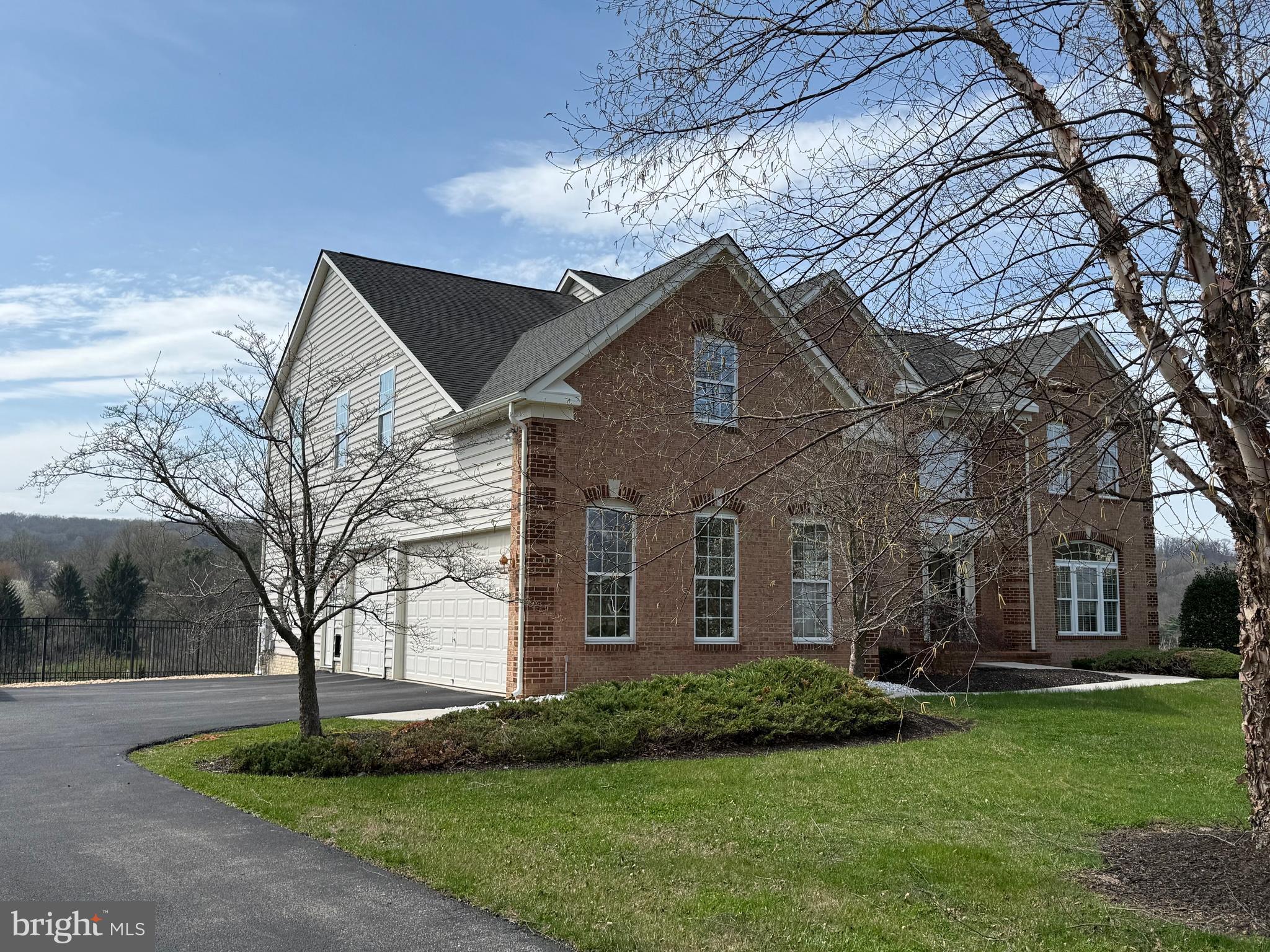 SUMMIT RIDGE - Residential