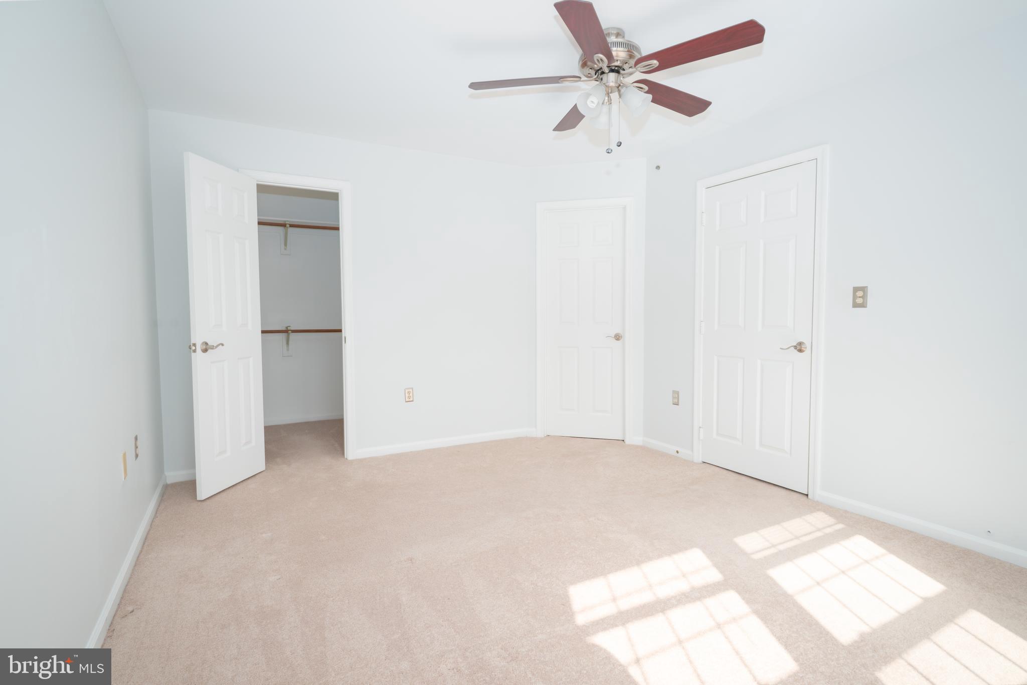 SILVERBROOK FARMS - Residential