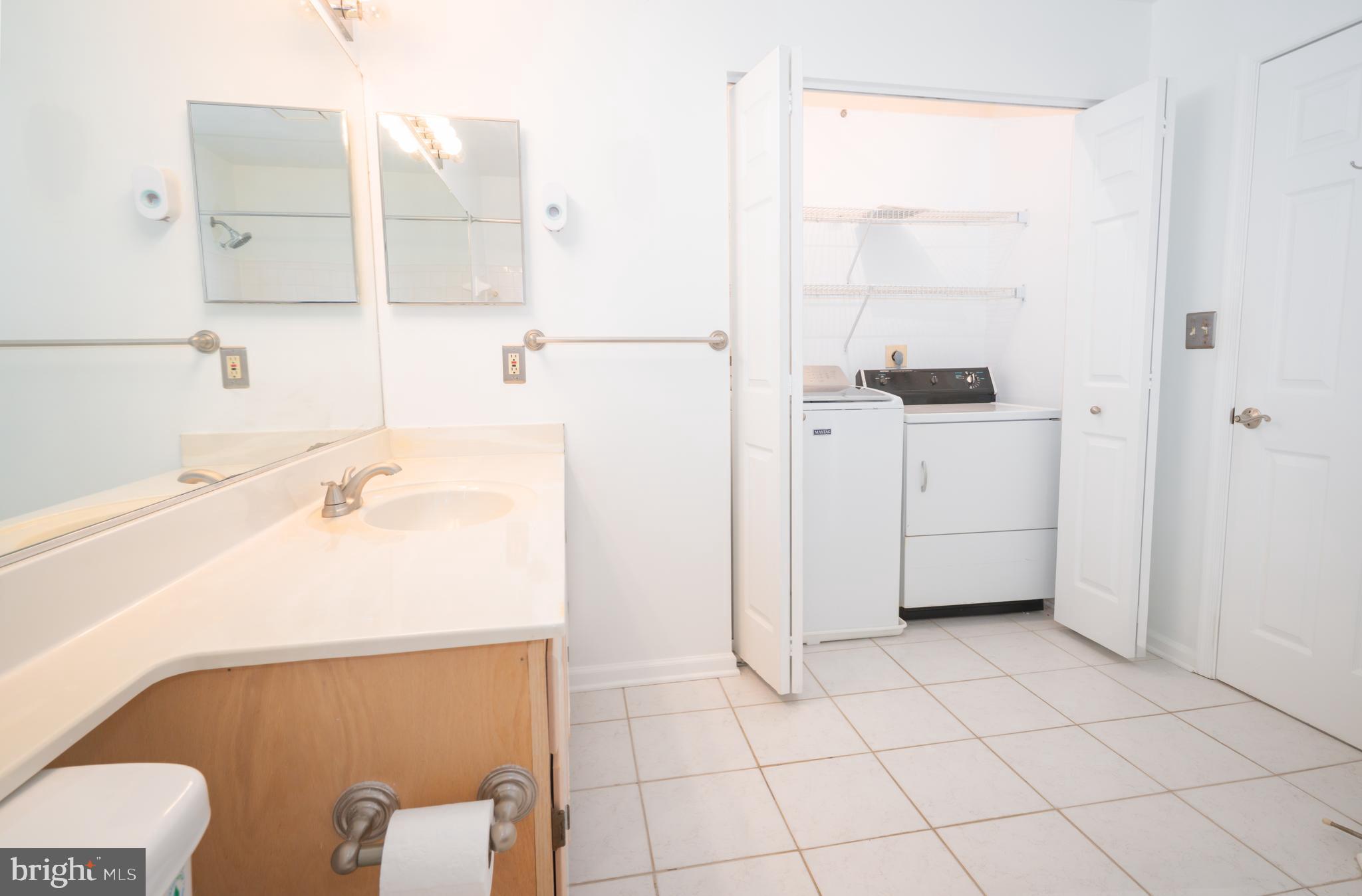 SILVERBROOK FARMS - Residential