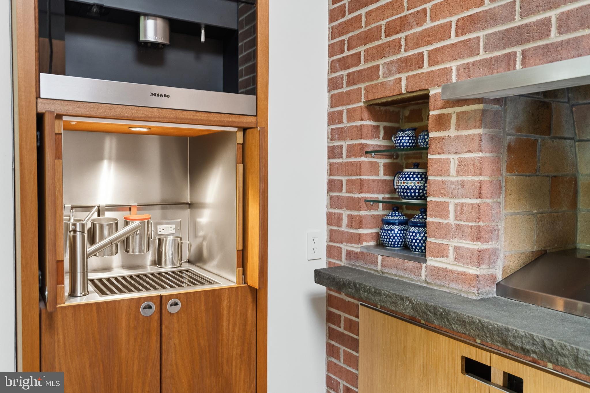 DOVER BALMORAL RIVERWOOD - Residential