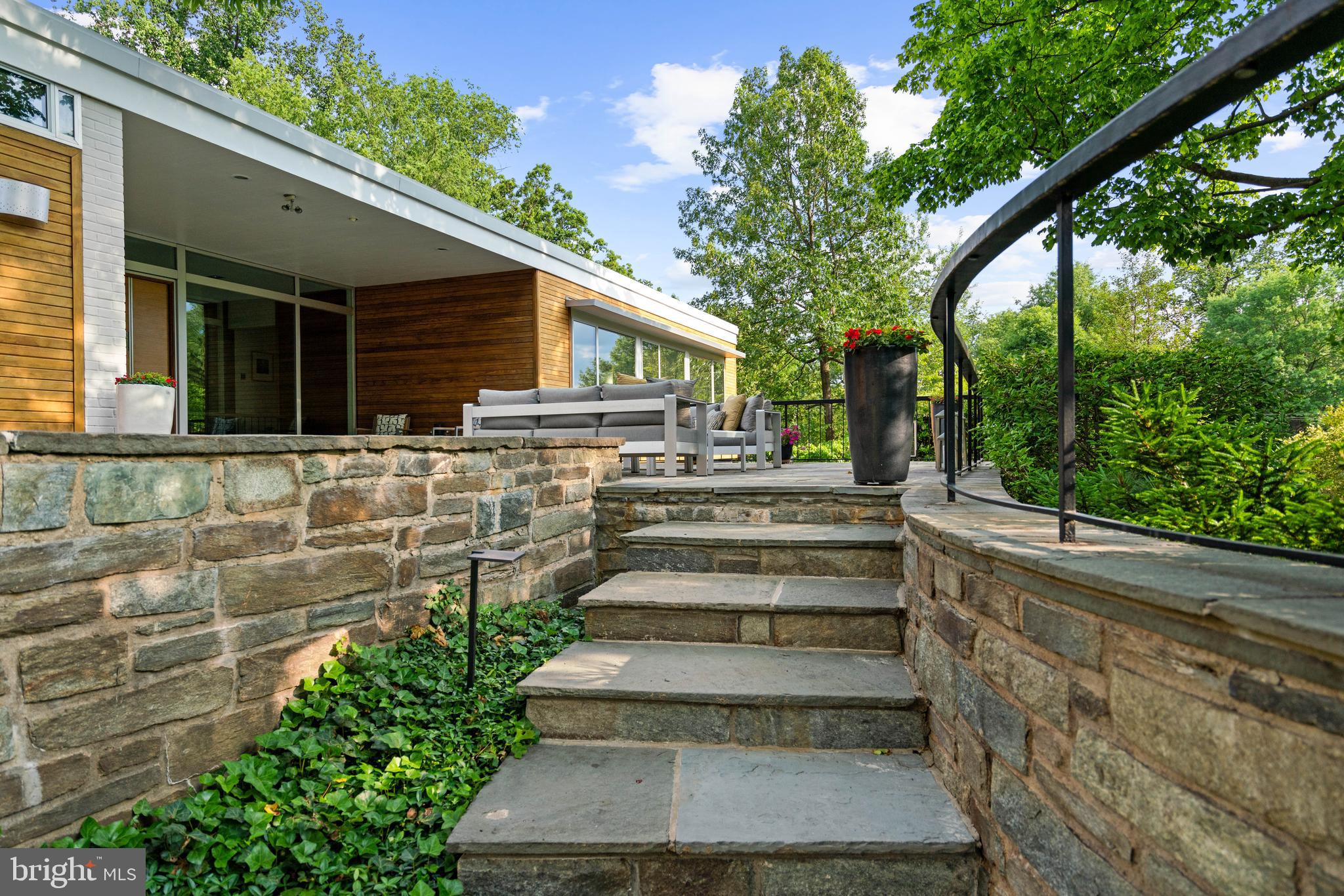 DOVER BALMORAL RIVERWOOD - Residential