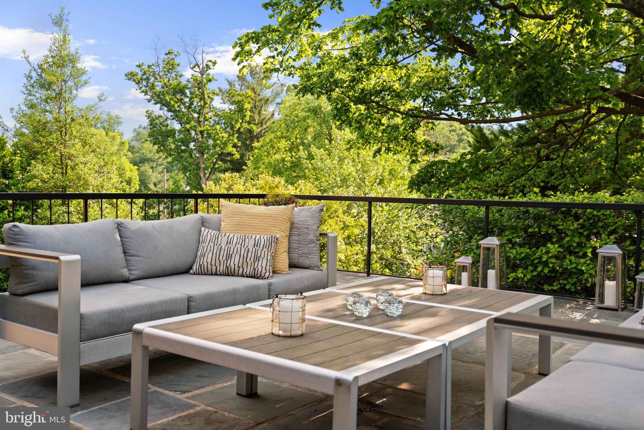 DOVER BALMORAL RIVERWOOD - Residential