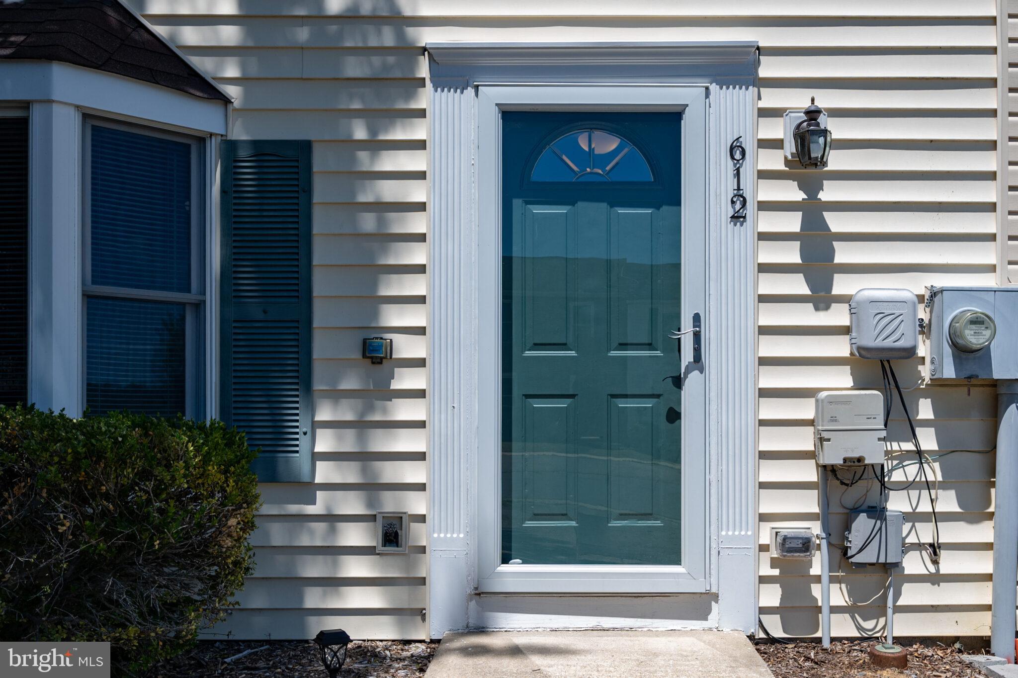 REDWOOD MANOR - Residential