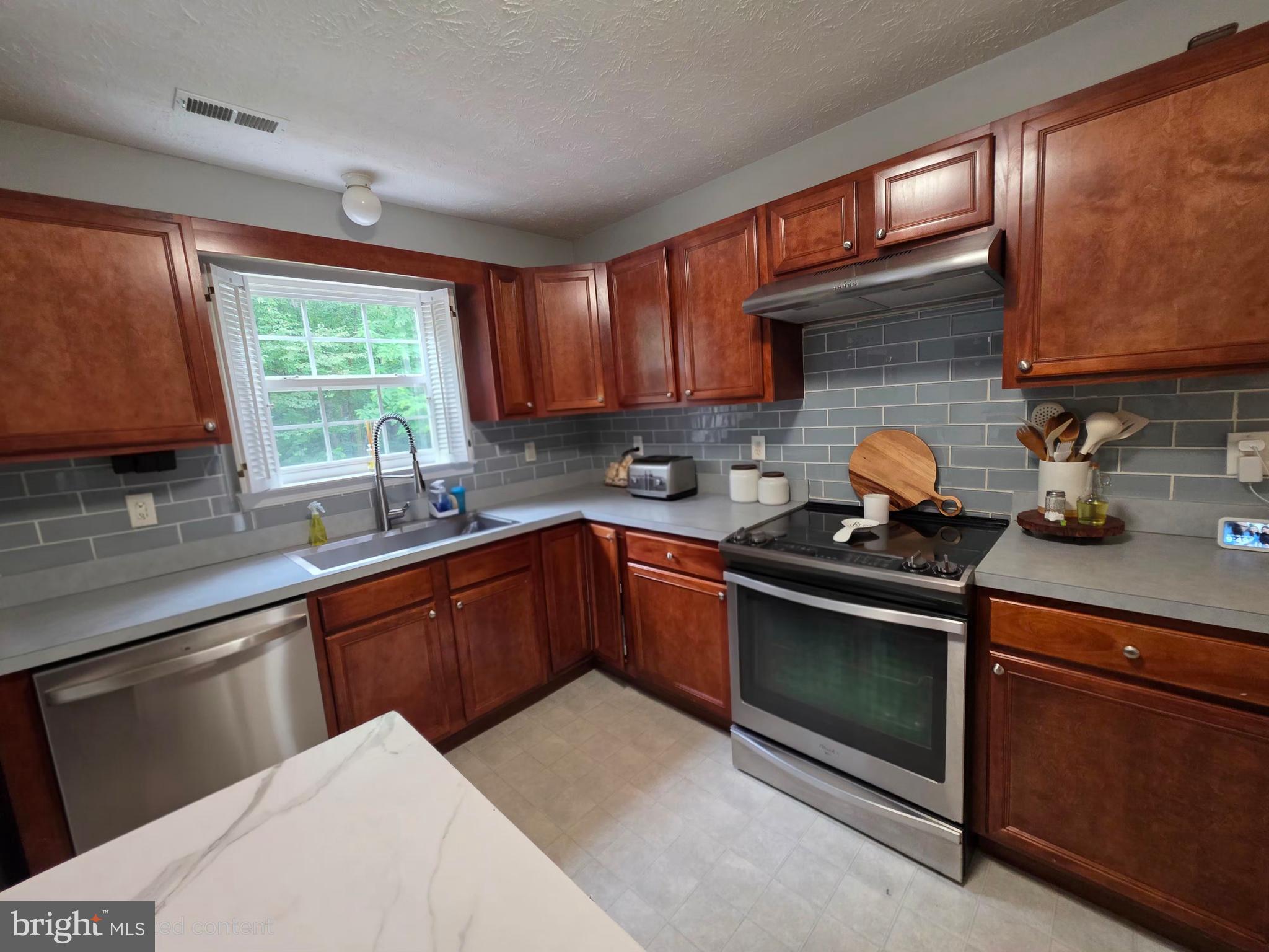GLENMONT VILLAGE - Residential