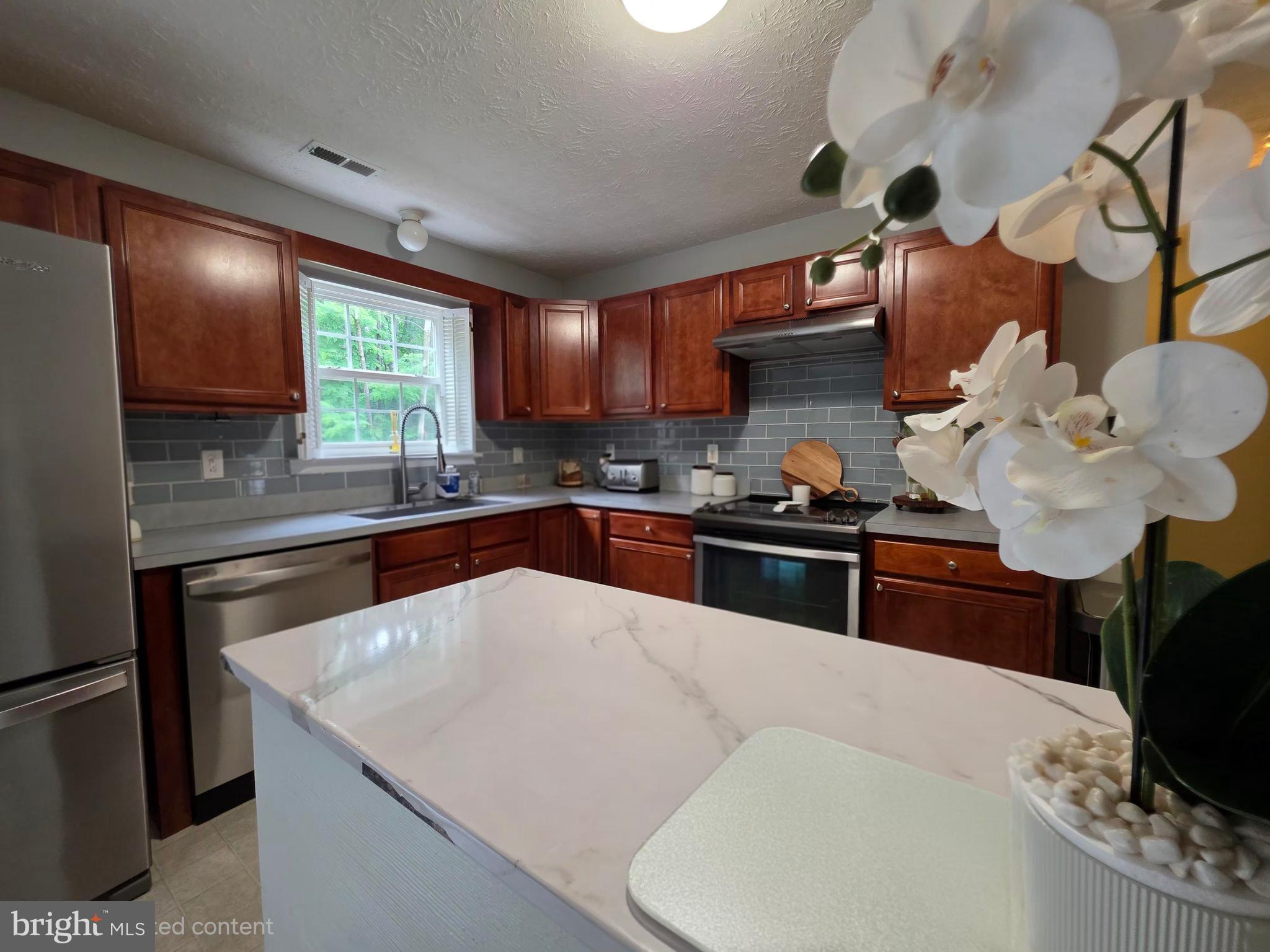 GLENMONT VILLAGE - Residential