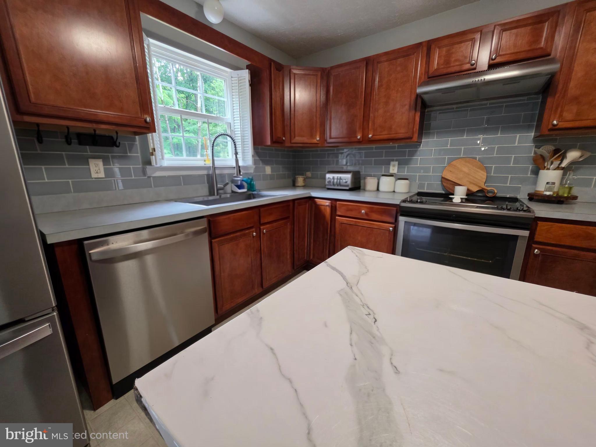 GLENMONT VILLAGE - Residential