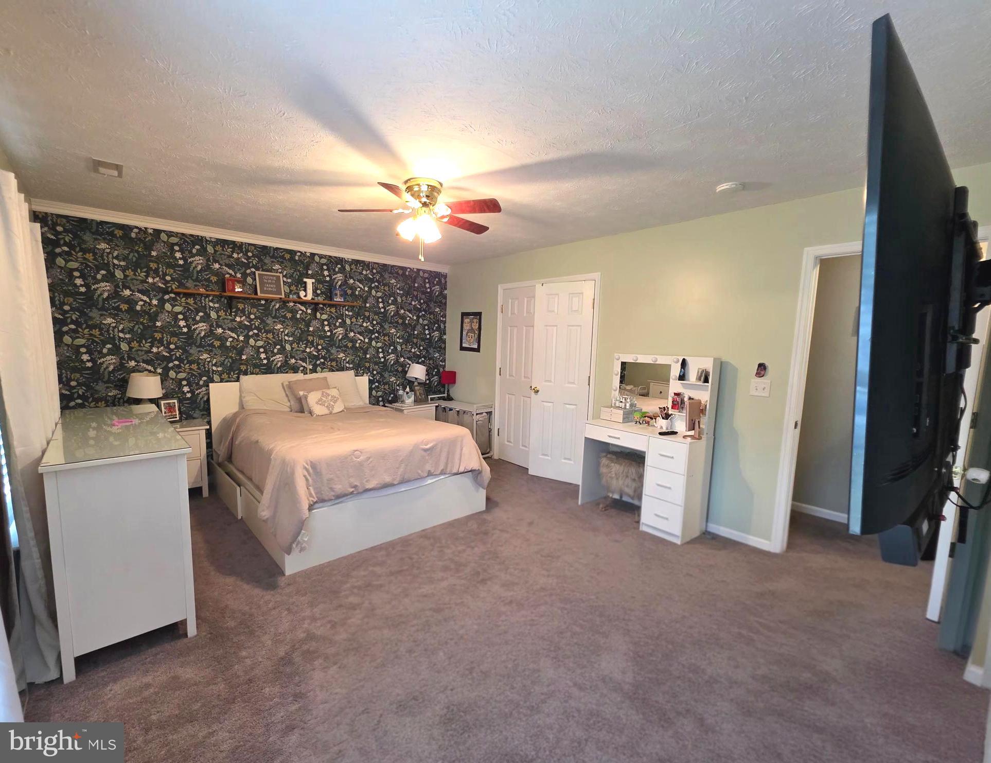 GLENMONT VILLAGE - Residential