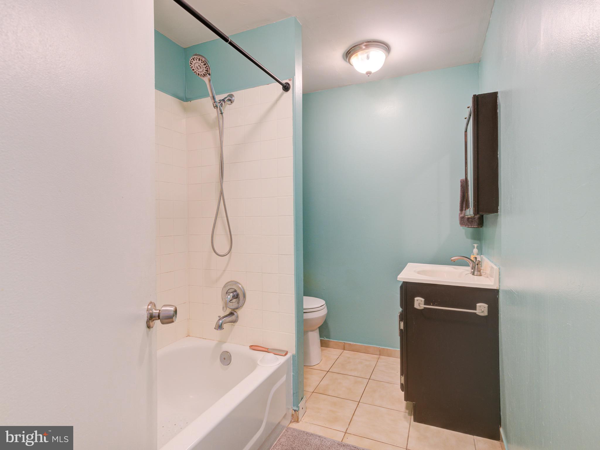 EAST KENSINGTON - Residential