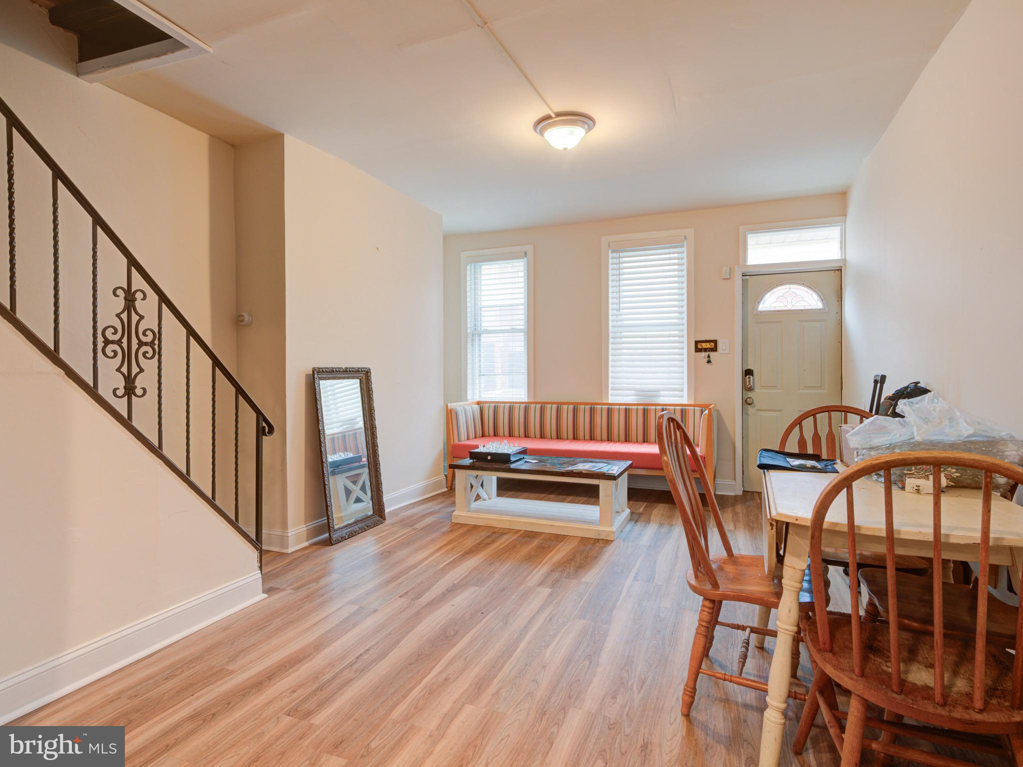 EAST KENSINGTON - Residential