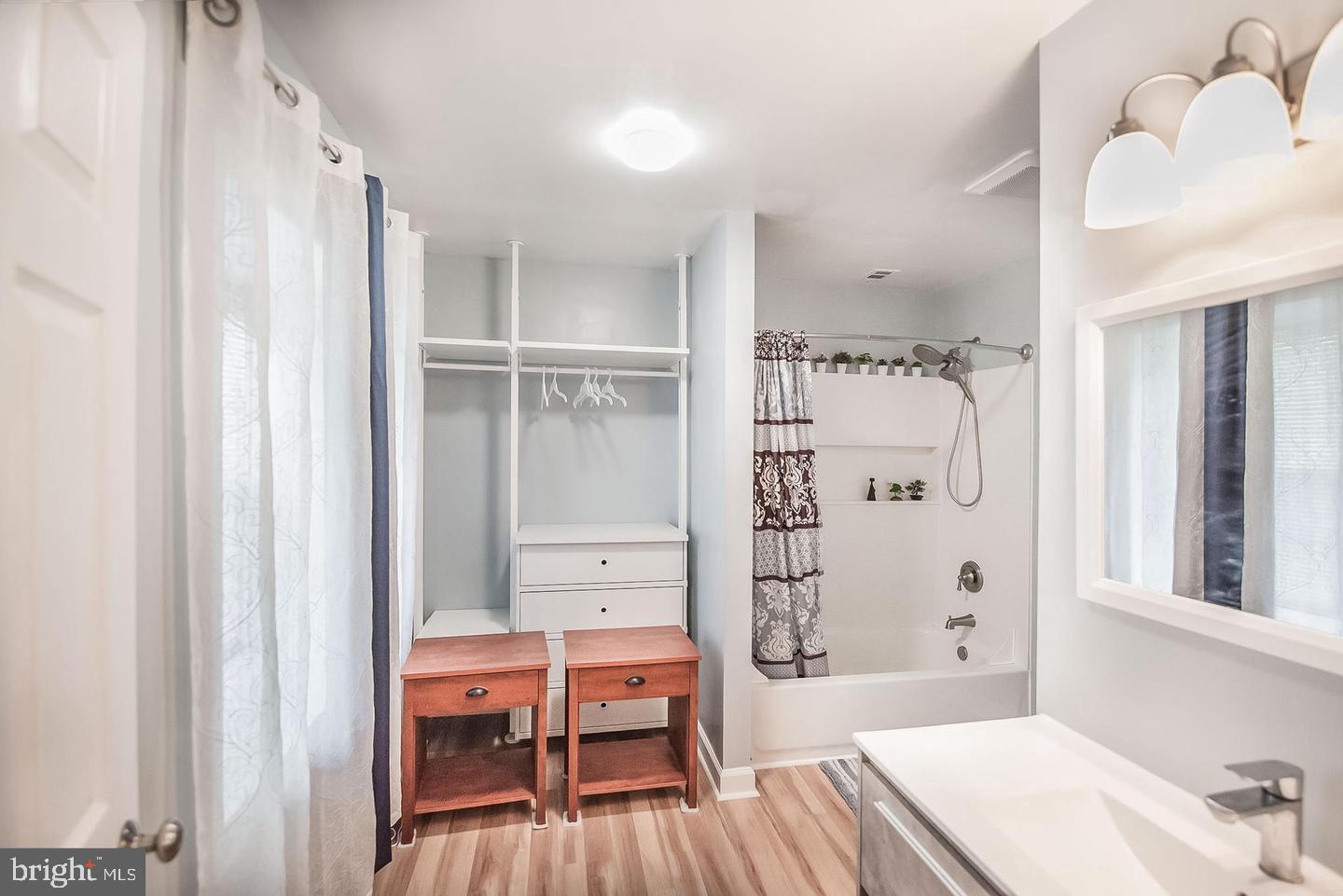 WESTMORELAND SQUARE - Residential