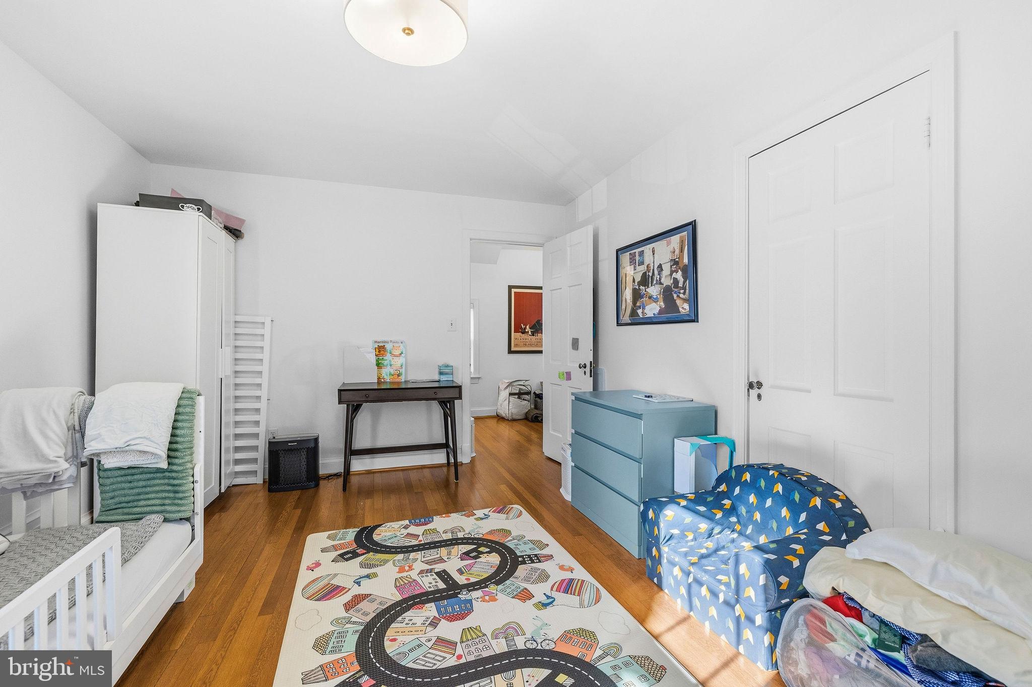 SPRING VALLEY - Residential