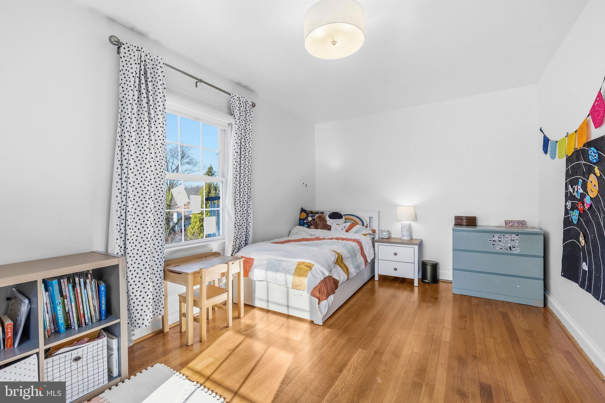 SPRING VALLEY - Residential