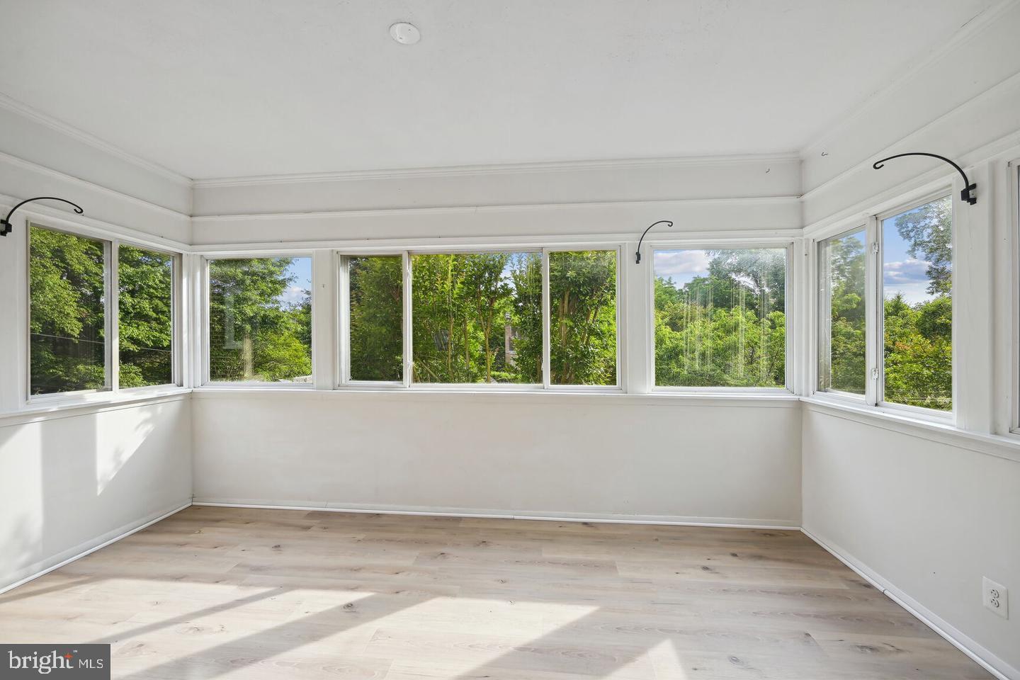 SPRING VALLEY - Residential