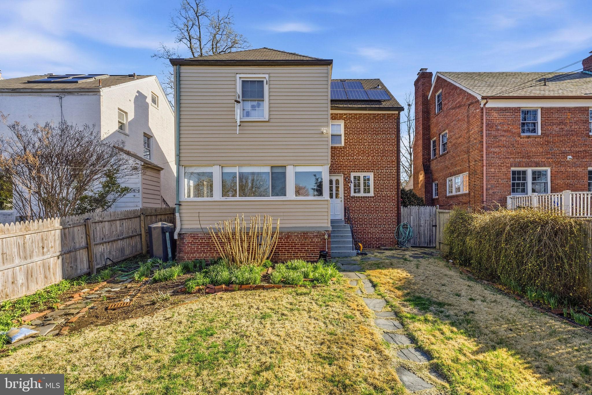 SPRING VALLEY - Residential