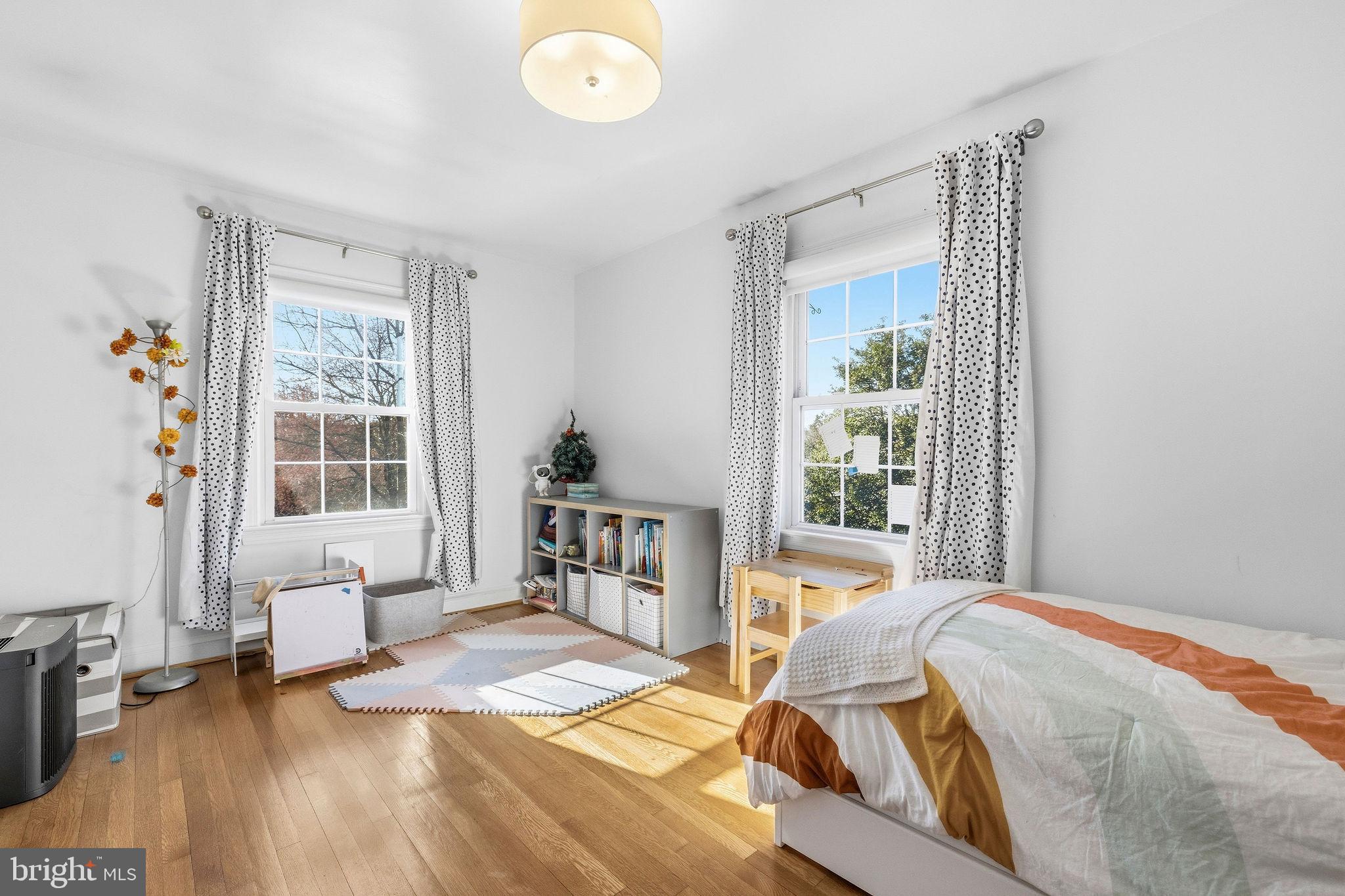 SPRING VALLEY - Residential