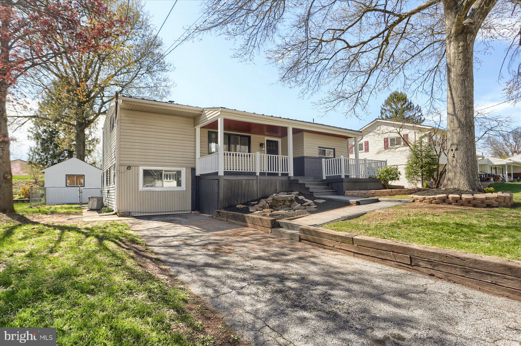 FOREST HILLS - Residential