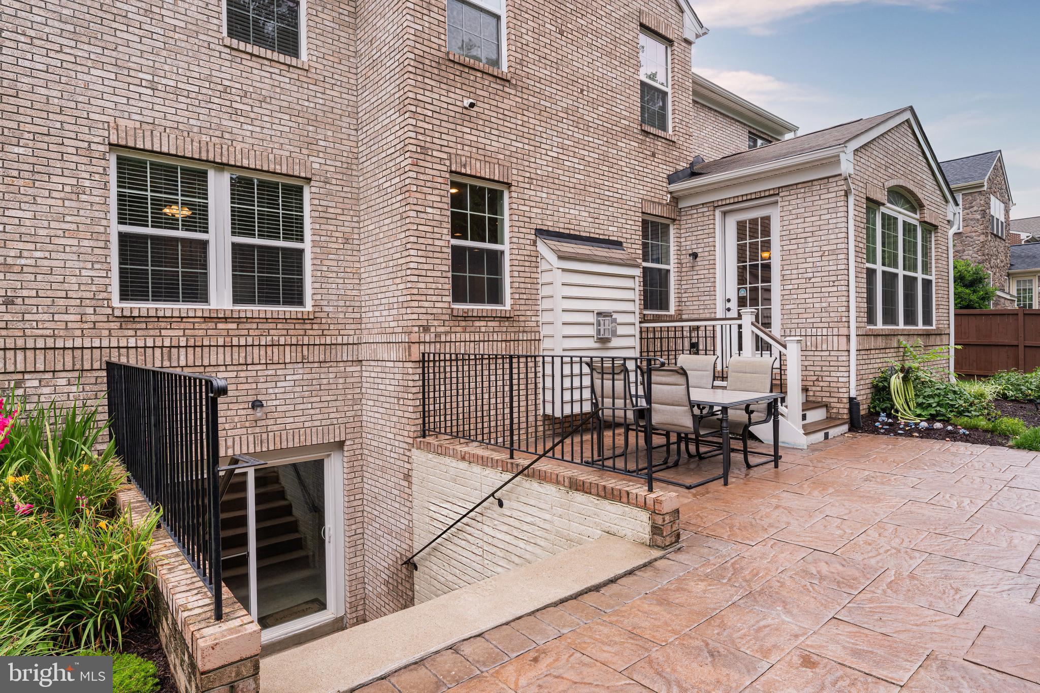 THE REGENTS AT LAKE MANASSAS - Residential