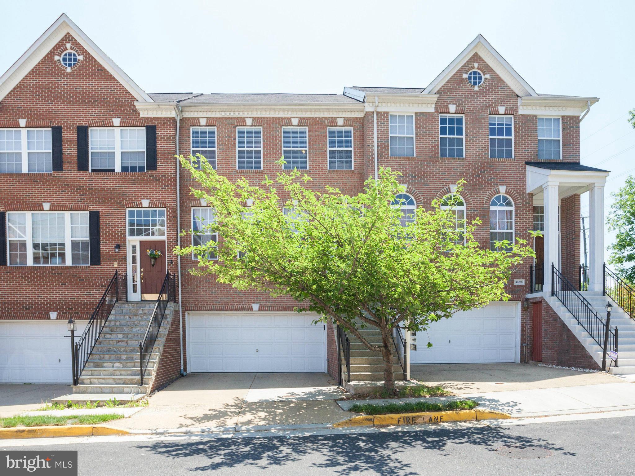 NEW PRICE!!! Don't miss your opportunity to be the proud owner of this beautiful Potomac Station townhome!  Northern exposure. Attached 2 car garage, fenced yard, rear deck, bamboo floors, granite kitchen, 3 bedrooms, 2.5 bathrooms, fireplace in lower level family room, vaulted master bedroom ceiling.  Move right in an enjoy all Potomac Station has to offer!