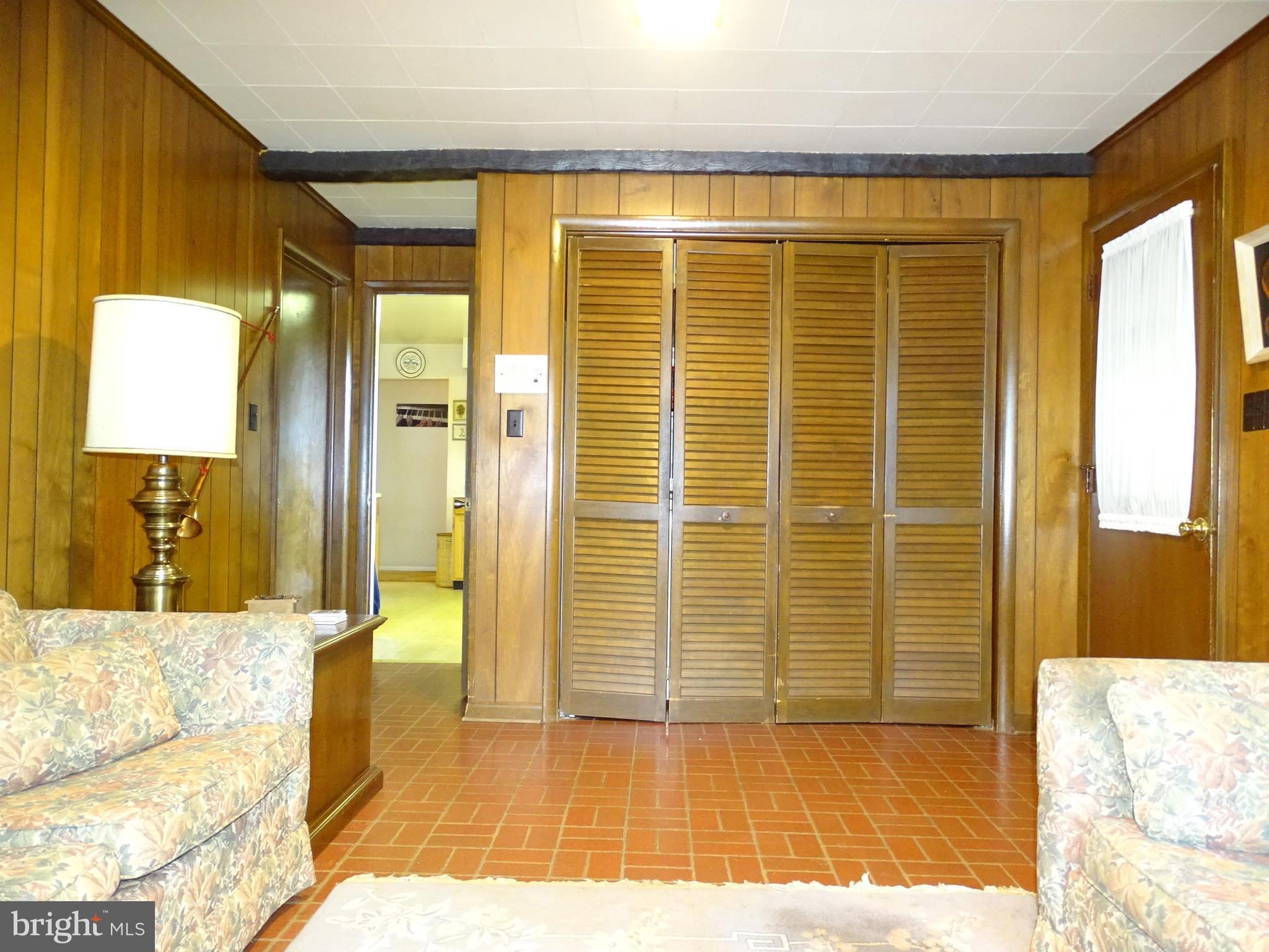 OUTDOOR COUNTRY CLUB - Residential