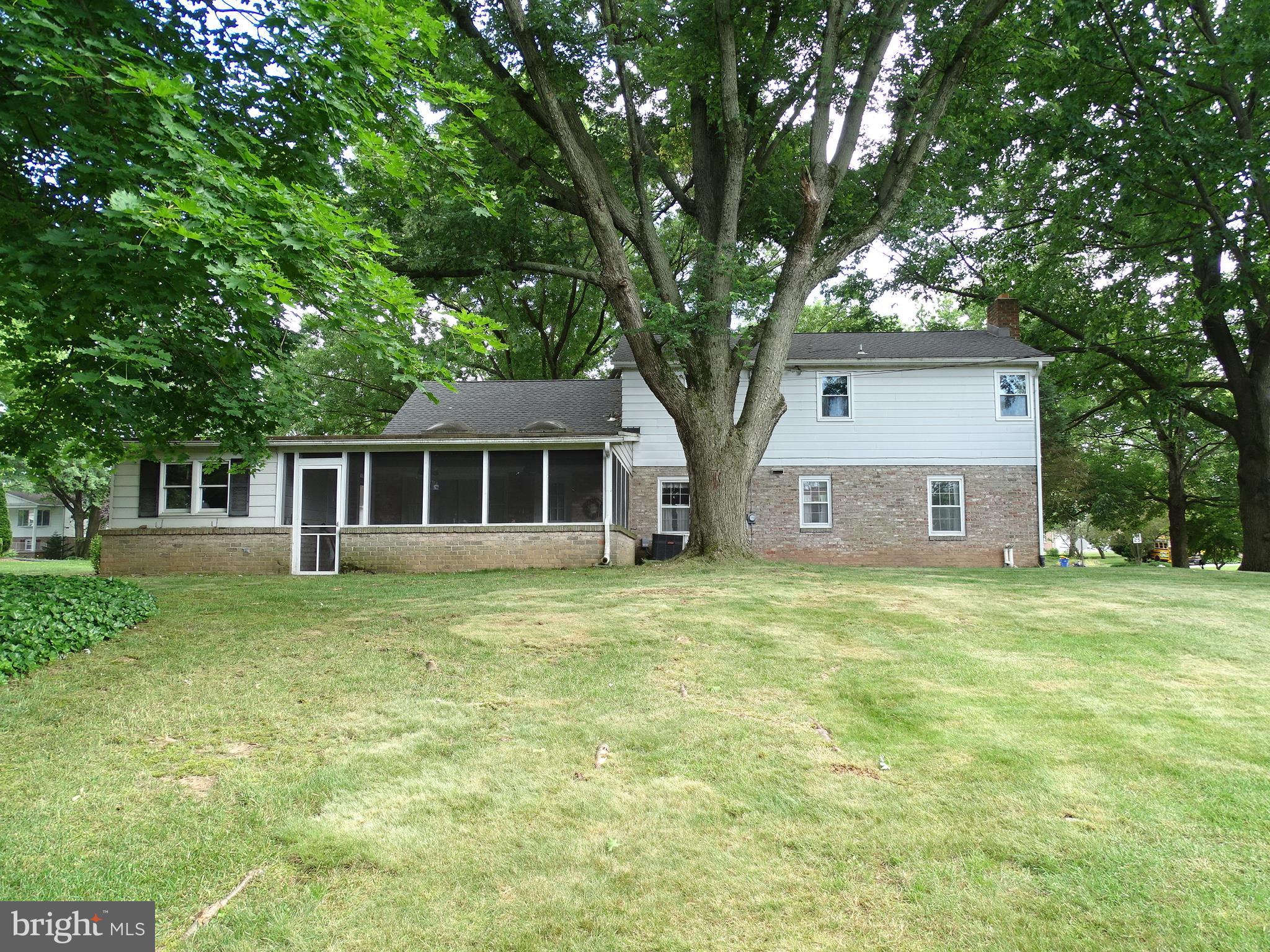OUTDOOR COUNTRY CLUB - Residential