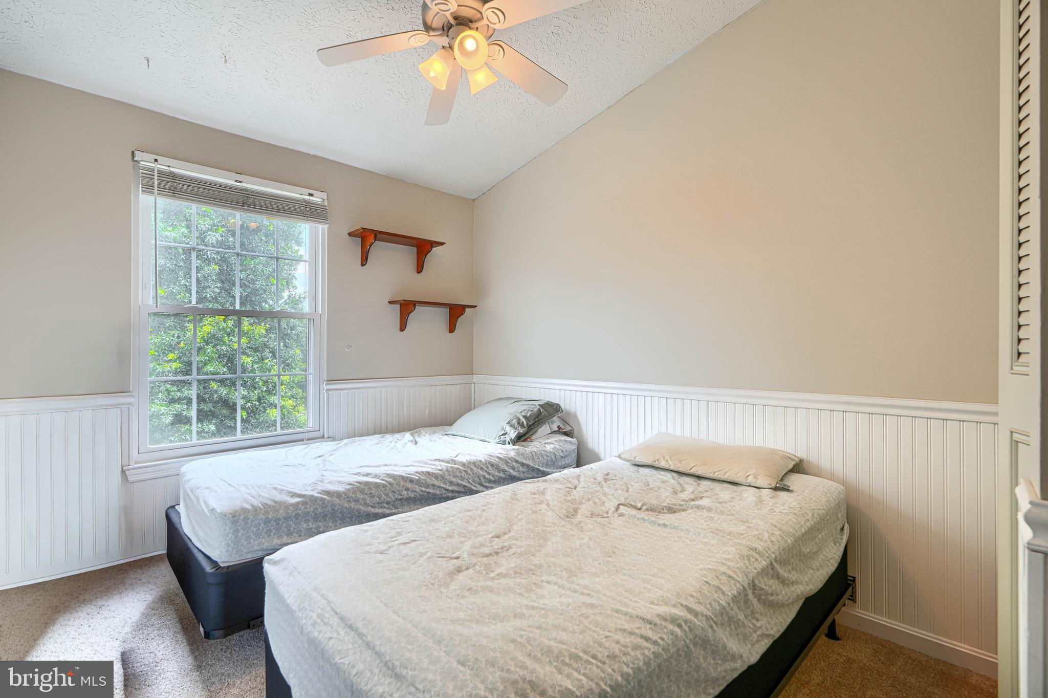 CONSTANT FRIENDSHIP - Residential