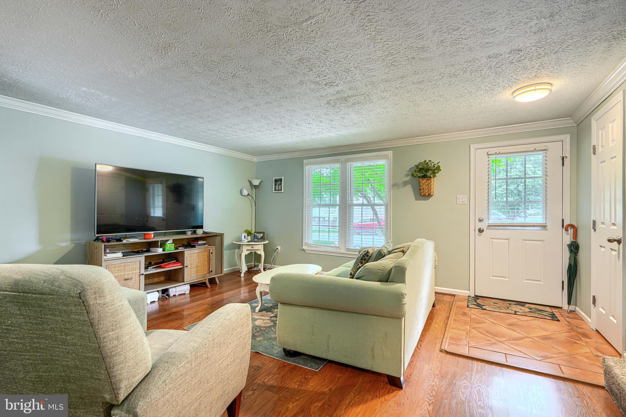 CONSTANT FRIENDSHIP - Residential