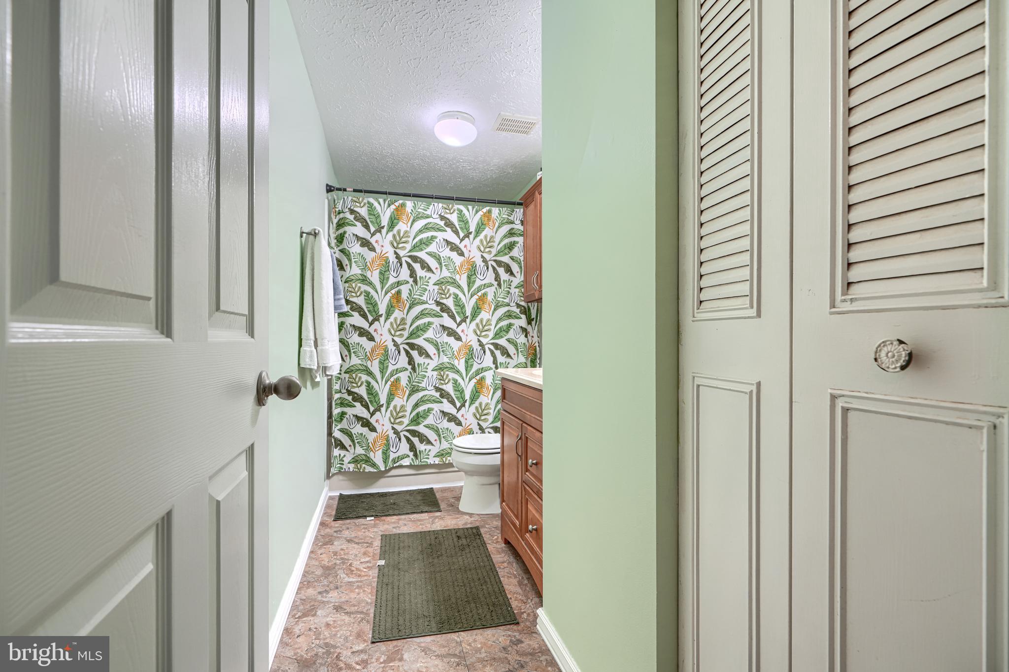CONSTANT FRIENDSHIP - Residential