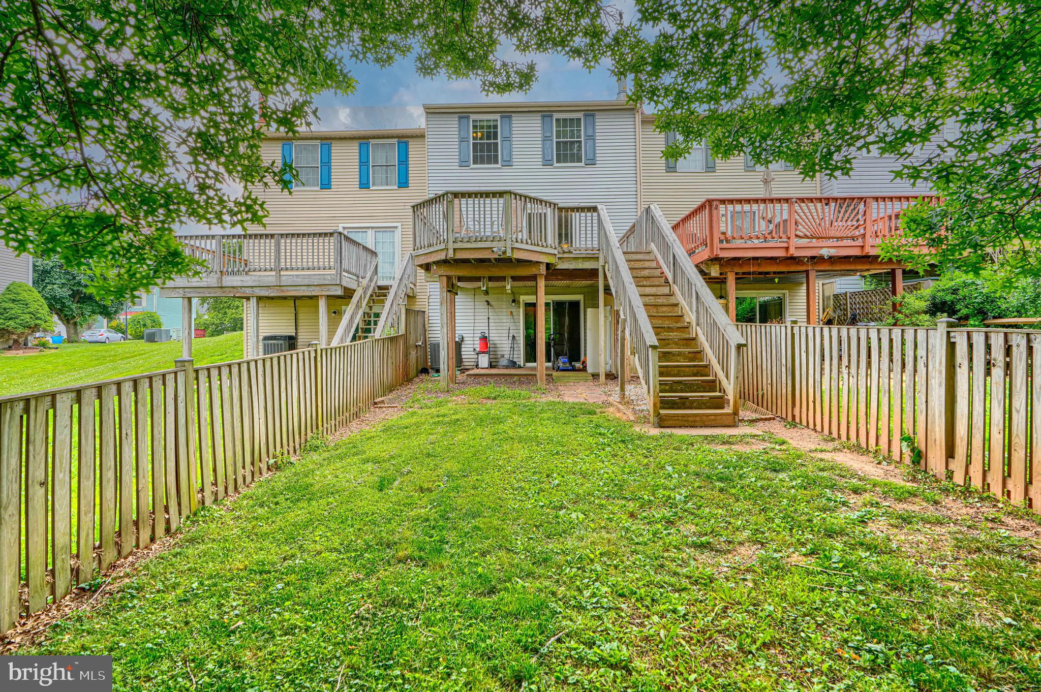 CONSTANT FRIENDSHIP - Residential